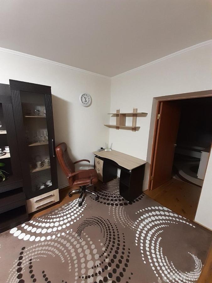 Двокімнатна Apartment Shepetivka Luaran gambar